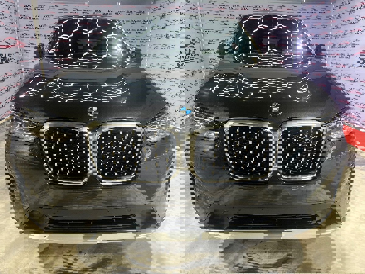 Used 2023 BMW X4 xDrive30i w/ Parking Assistance Package image 3