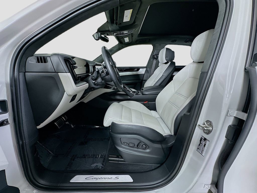 Certified 2024 Porsche Cayenne S AWD/4WD image 5