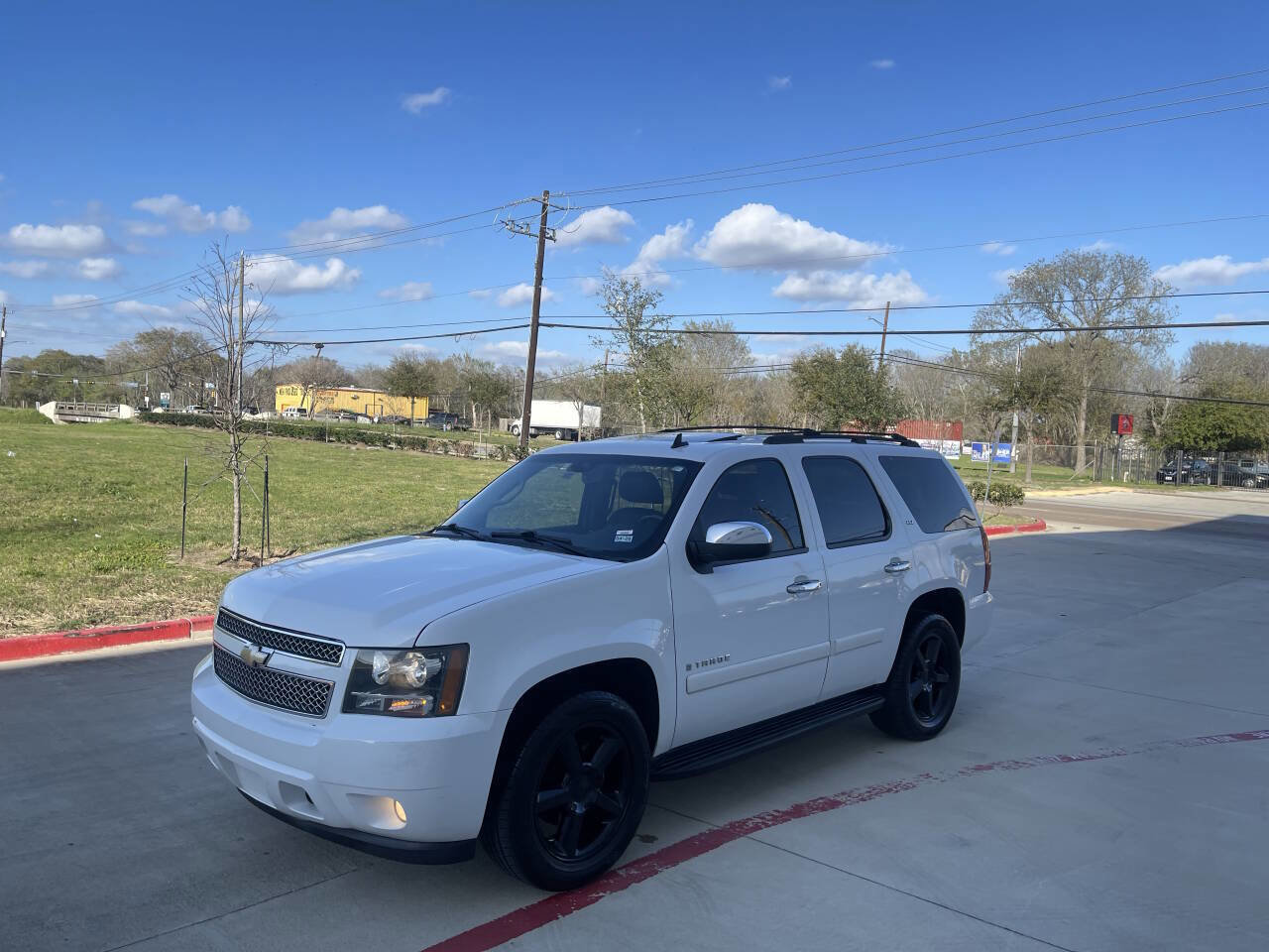 Used 2008 Chevrolet Tahoe LTZ w/ LTZ Preferred Equipment Group image 3