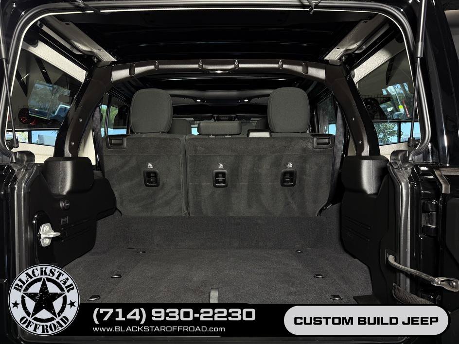 Used 2025 Jeep Wrangler Unlimited Rubicon 4xe w/ Safety Group AWD/4WD image 31