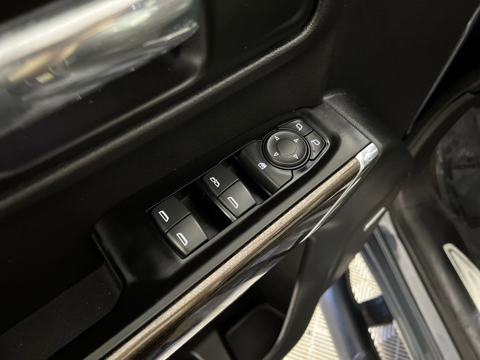 Used 2019 Chevrolet Silverado 1500 RST w/ All-Star Edition image 15