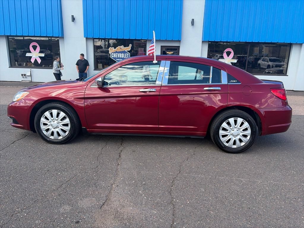 Used 2014 Chrysler 200 LX FWD image 9