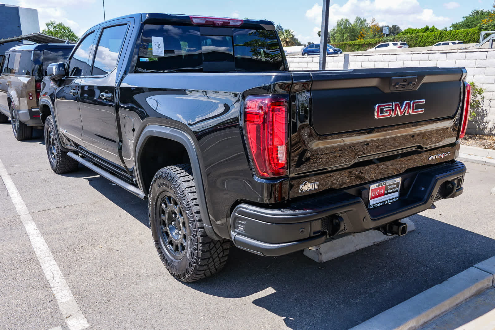 Used 2023 GMC Sierra 1500 AT4X w/ AT4X AEV Edition image 21