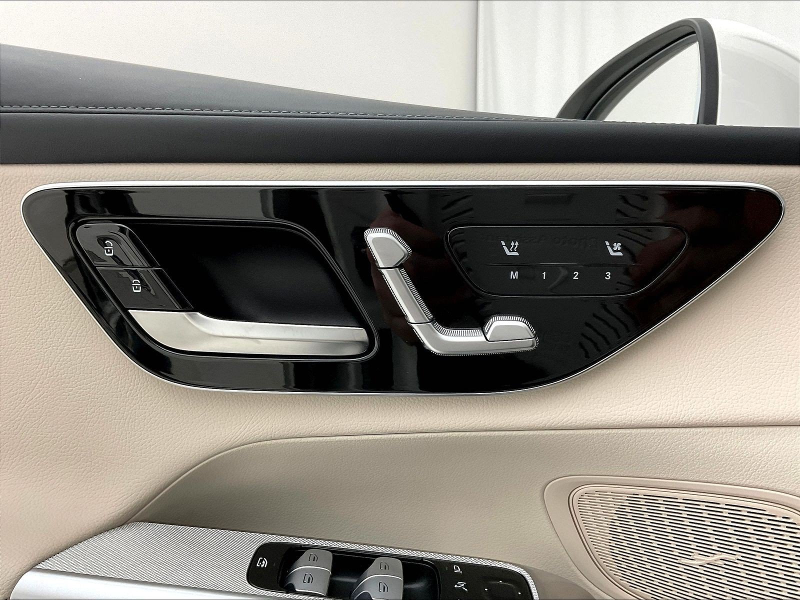 Certified 2023 Mercedes-Benz GLC 300 4MATIC image 38