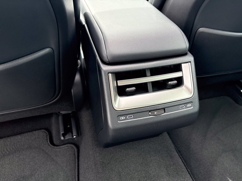 Used 2026 Lexus ES 350h w/ Cold Area Package FWD image 19