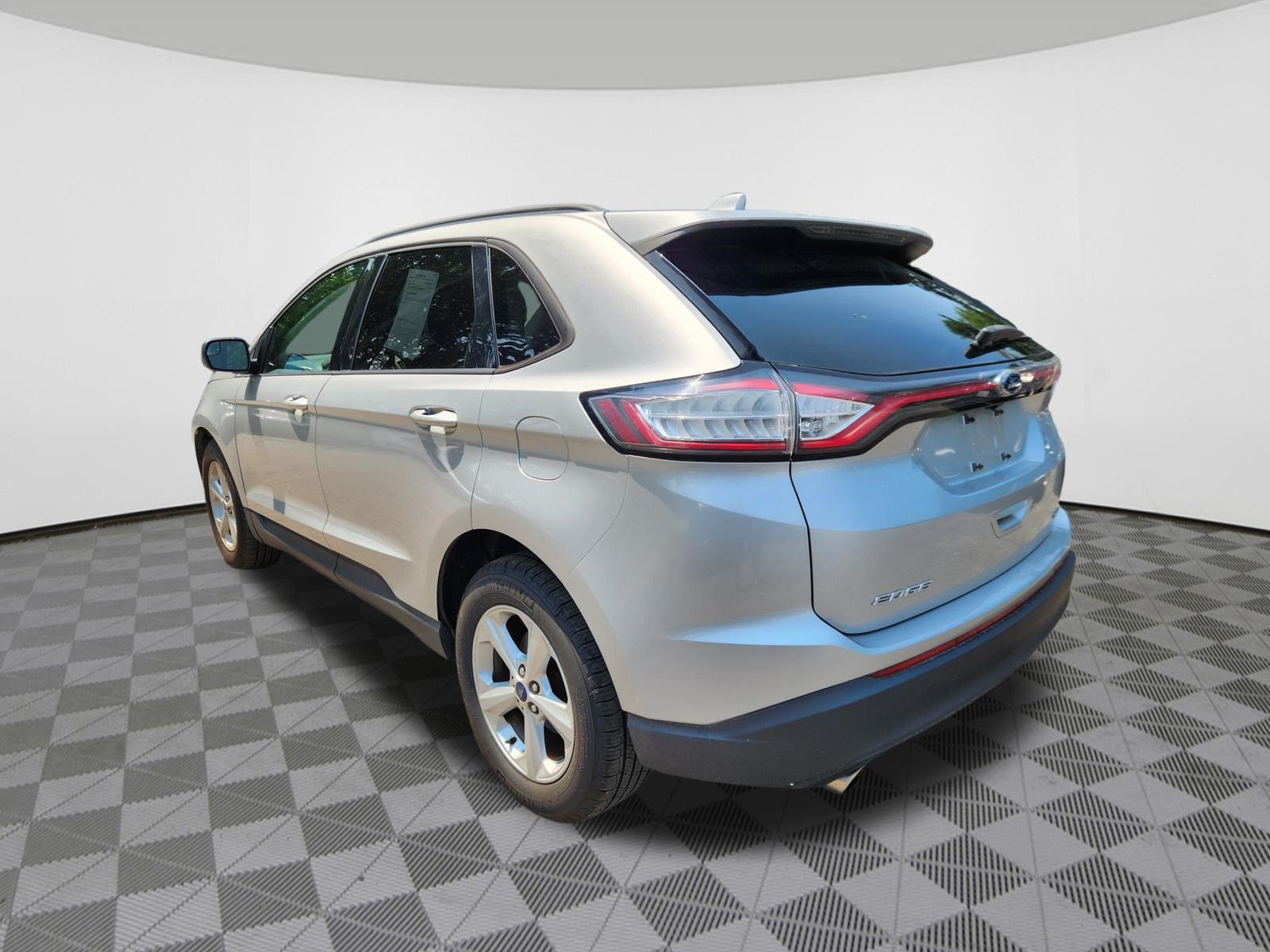 Used 2016 Ford Edge SE AWD/4WD image 3
