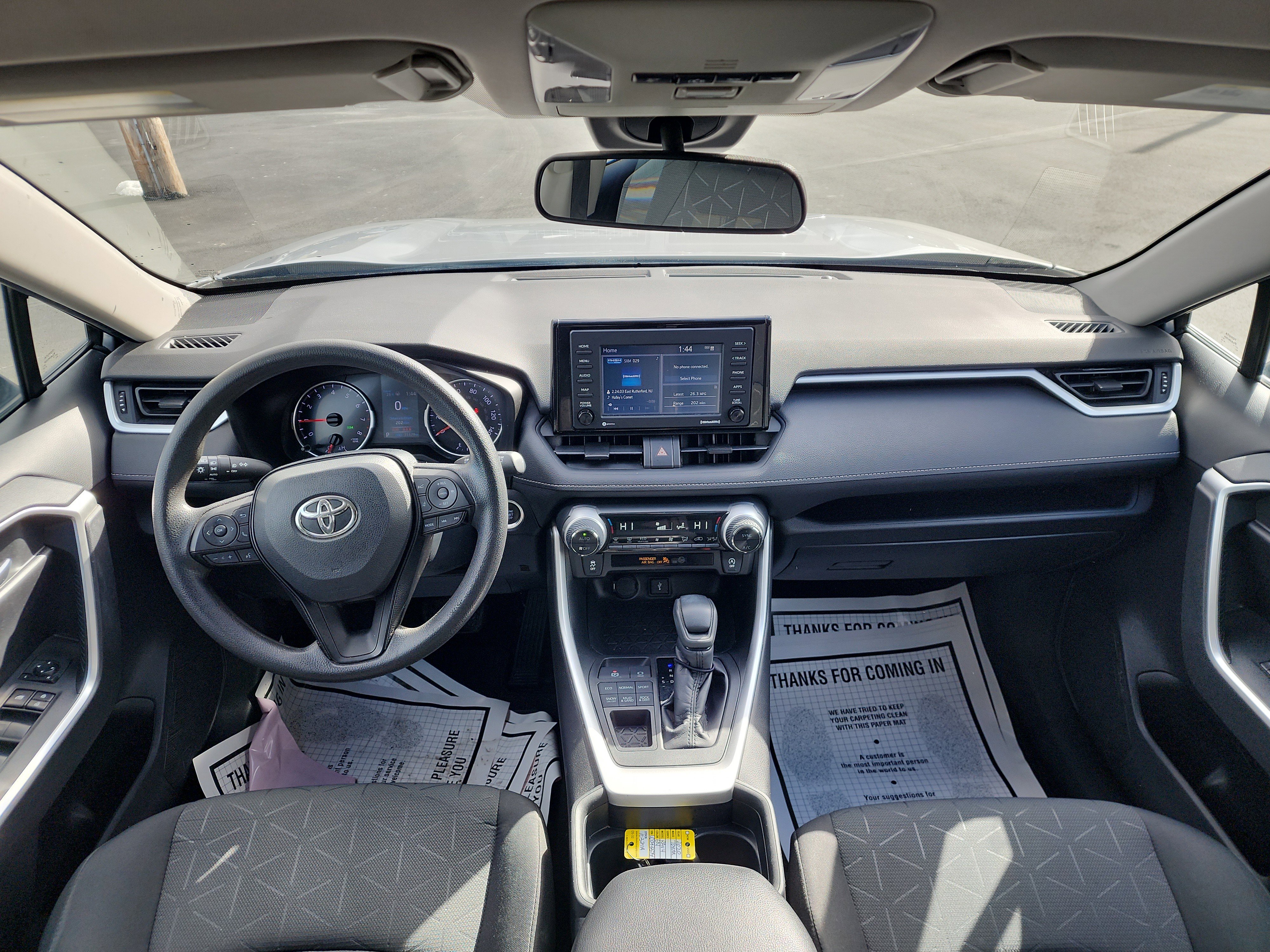 Used 2020 Toyota RAV4 XLE w/ Carpet Mat Package image 25