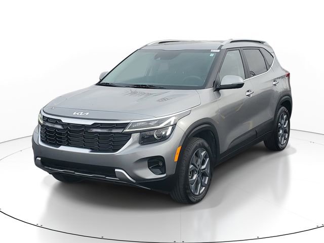 Certified 2024 Kia Seltos S image 2