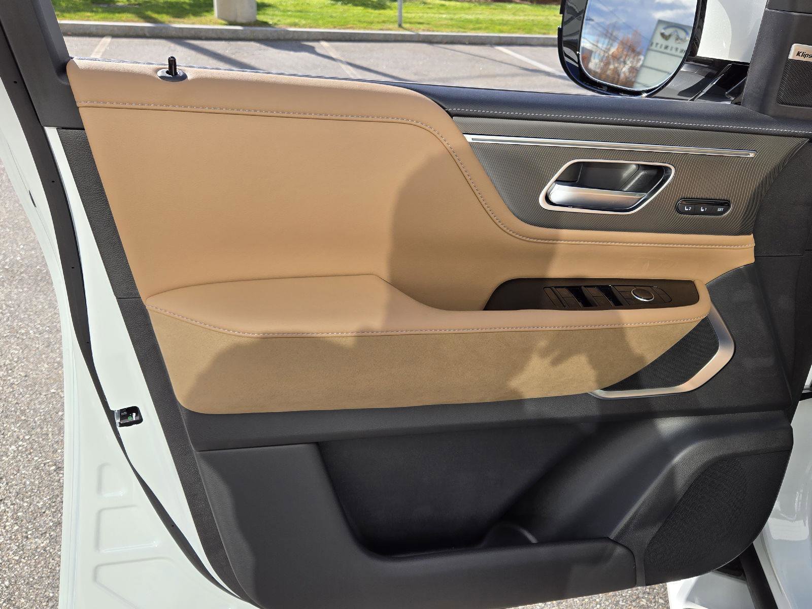 New 2026 INFINITI QX80 Luxe image 8