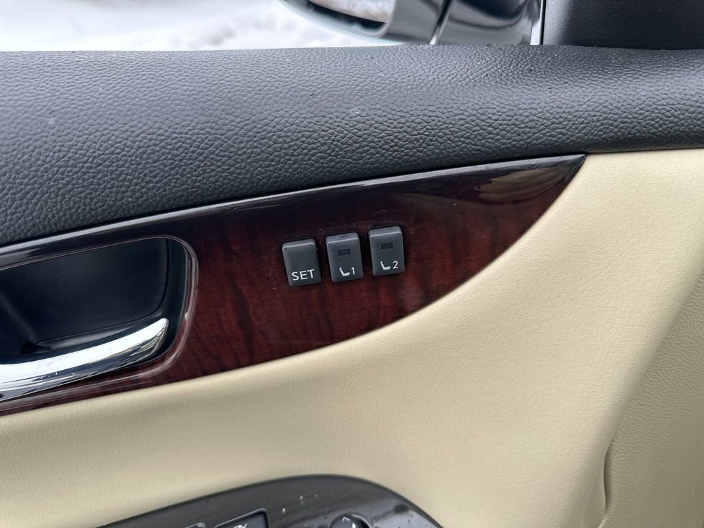 Used 2017 INFINITI QX50 AWD w/ Premium Plus Package image 39