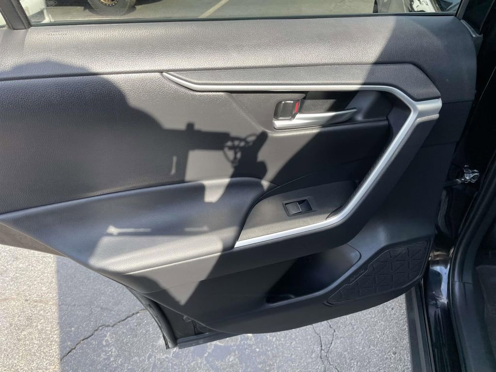 Used 2024 Toyota RAV4 AWD Hybrid image 21
