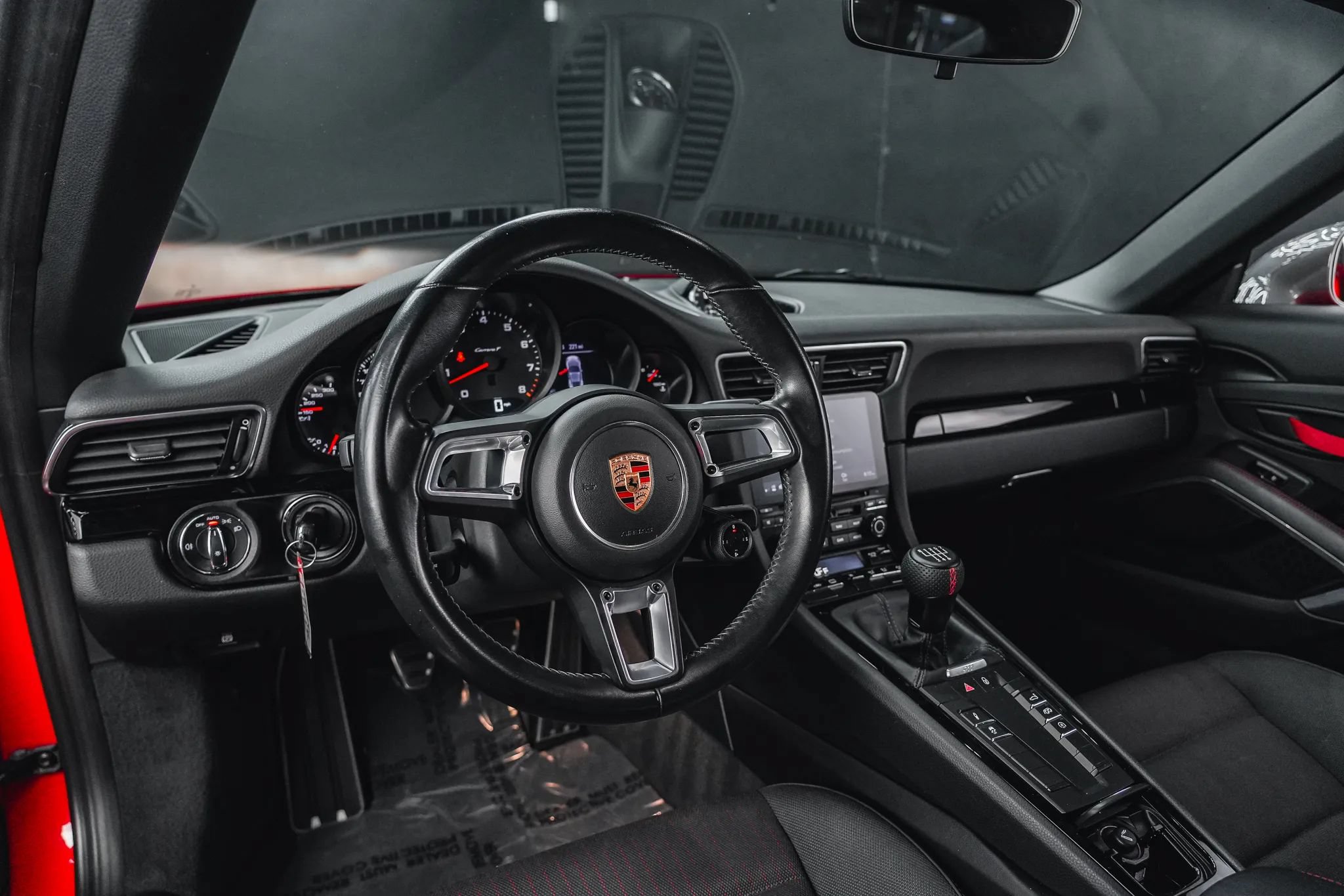 Used 2018 Porsche 911 Carrera T RWD image 34