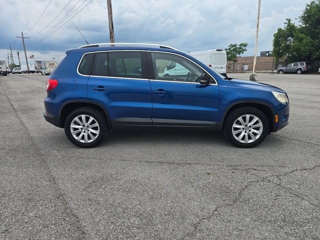 Used 2009 Volkswagen Tiguan SE AWD/4WD image 2
