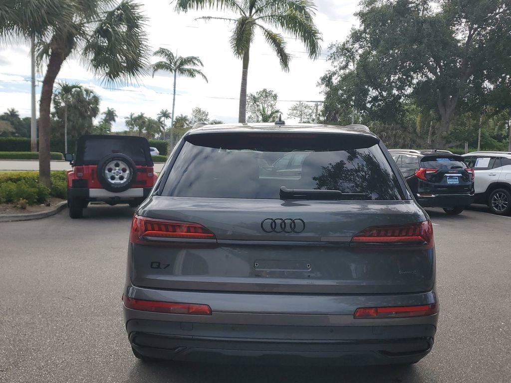 Used 2023 Audi Q7 3.0T Prestige image 13
