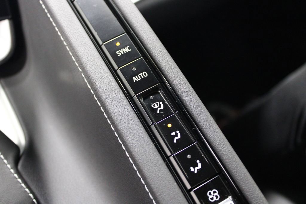 Used 2024 Chevrolet Corvette Stingray Coupe w/ Z51 Performance Package image 48