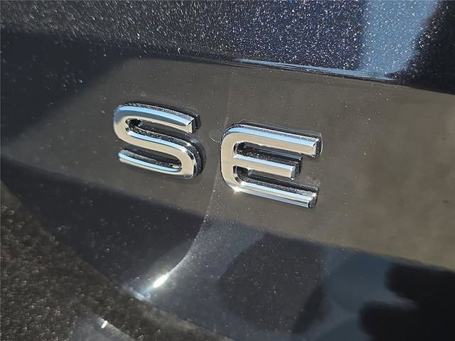 New 2026 Volkswagen Taos SE image 5