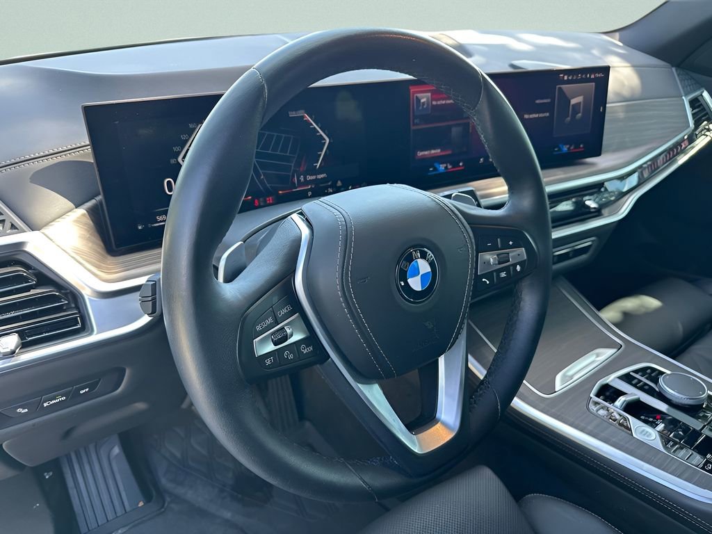 Used 2025 BMW X5 xDrive40i w/ Parking Assistance Package AWD/4WD image 13