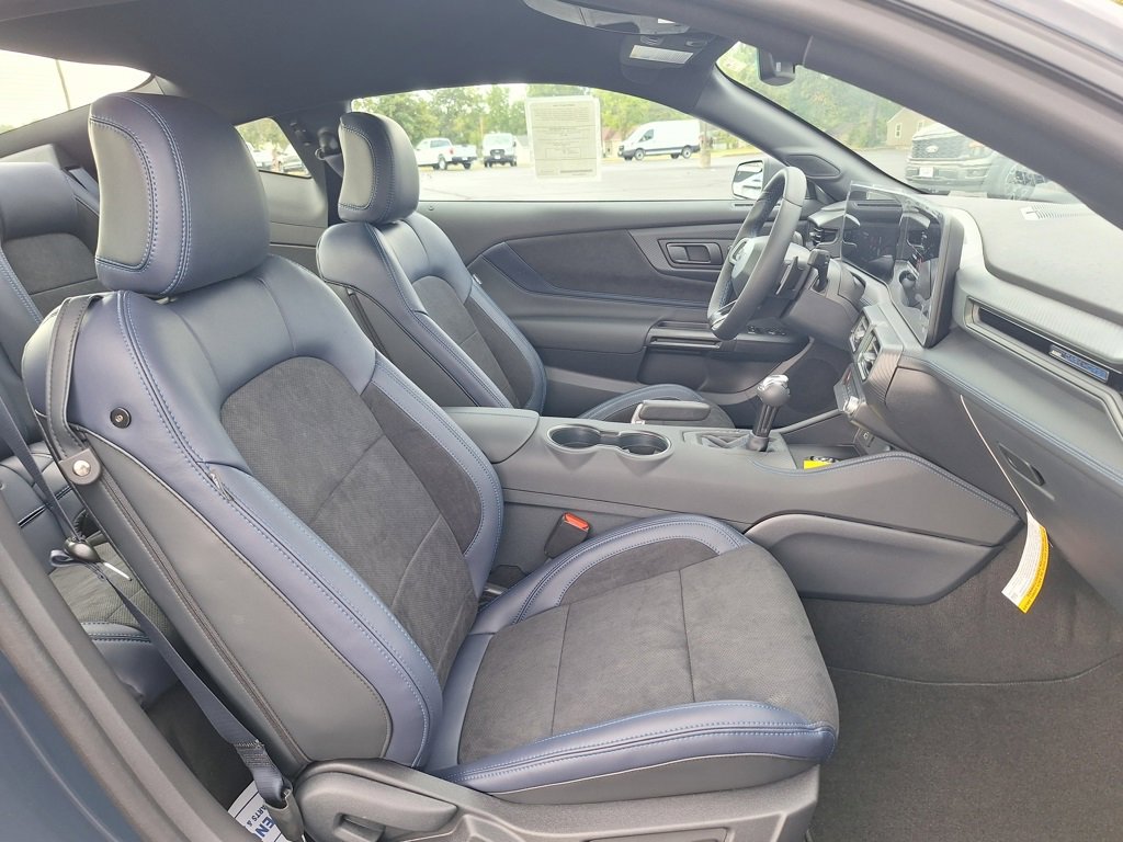 New 2025 Ford Mustang Dark Horse image 16