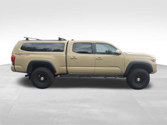 Used 2016 Toyota Tacoma TRD Off-Road AWD/4WD image 9