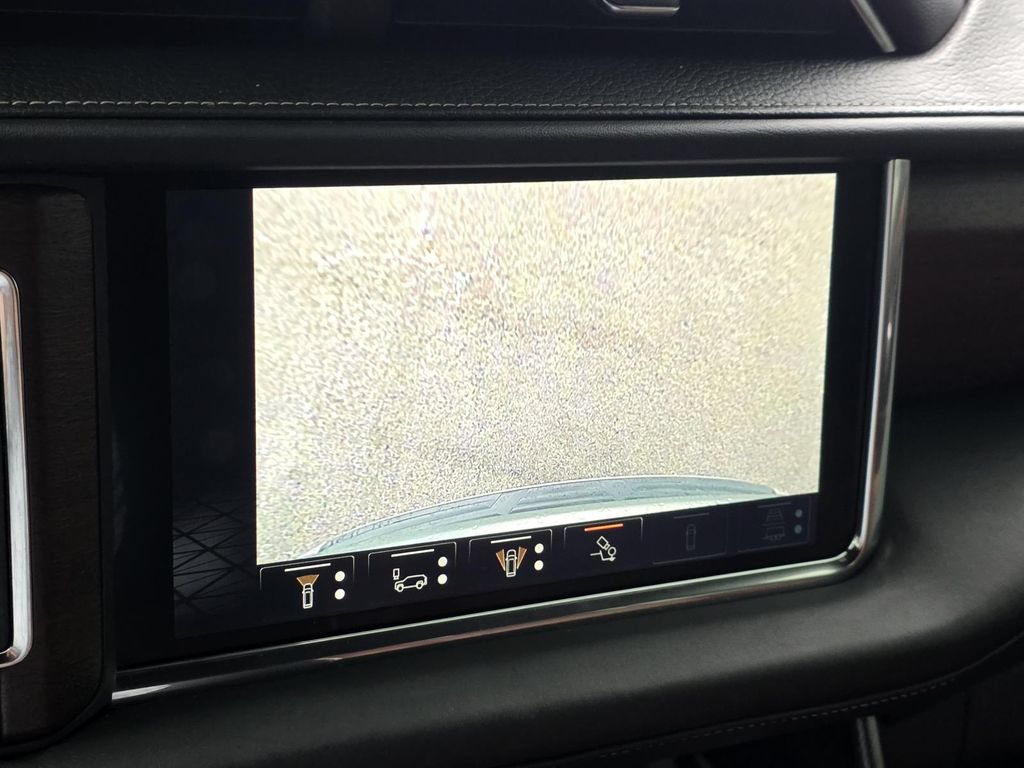 Used 2023 GMC Yukon Denali Ultimate AWD/4WD image 28