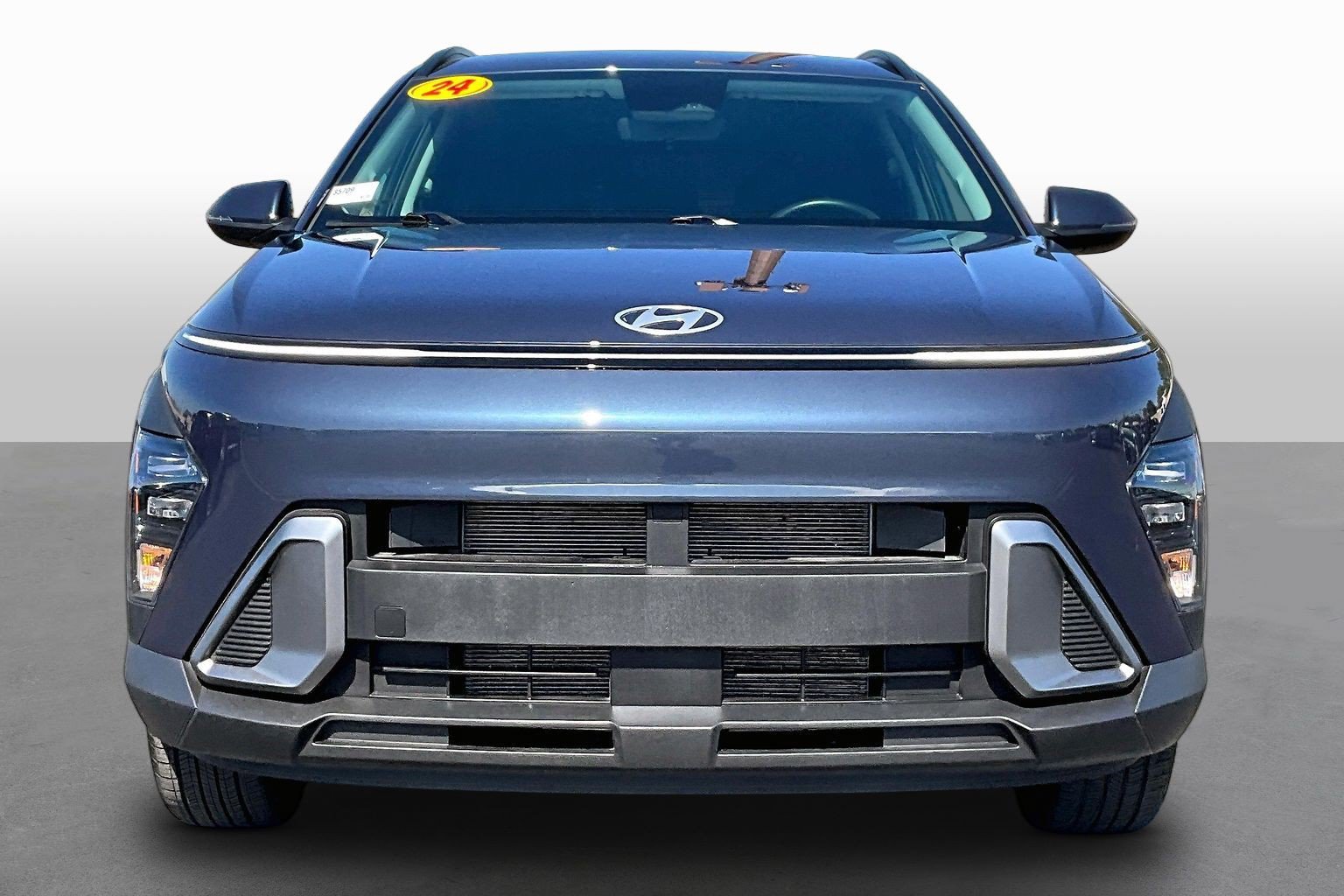 Used 2024 Hyundai Kona SEL AWD/4WD image 3
