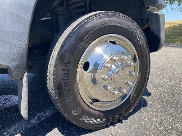 Used 2014 Ford F550 2WD Regular Cab Super Duty image 73