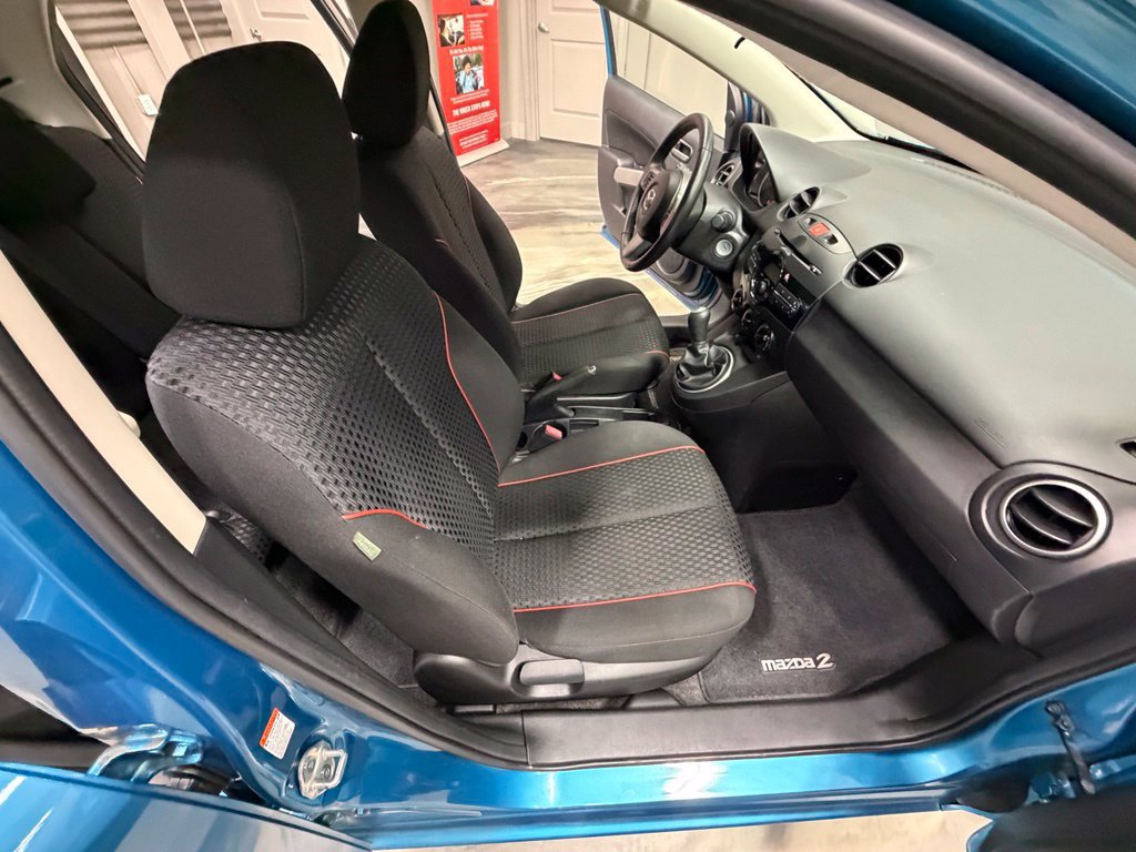 Used 2011 MAZDA MAZDA2 FWD image 35