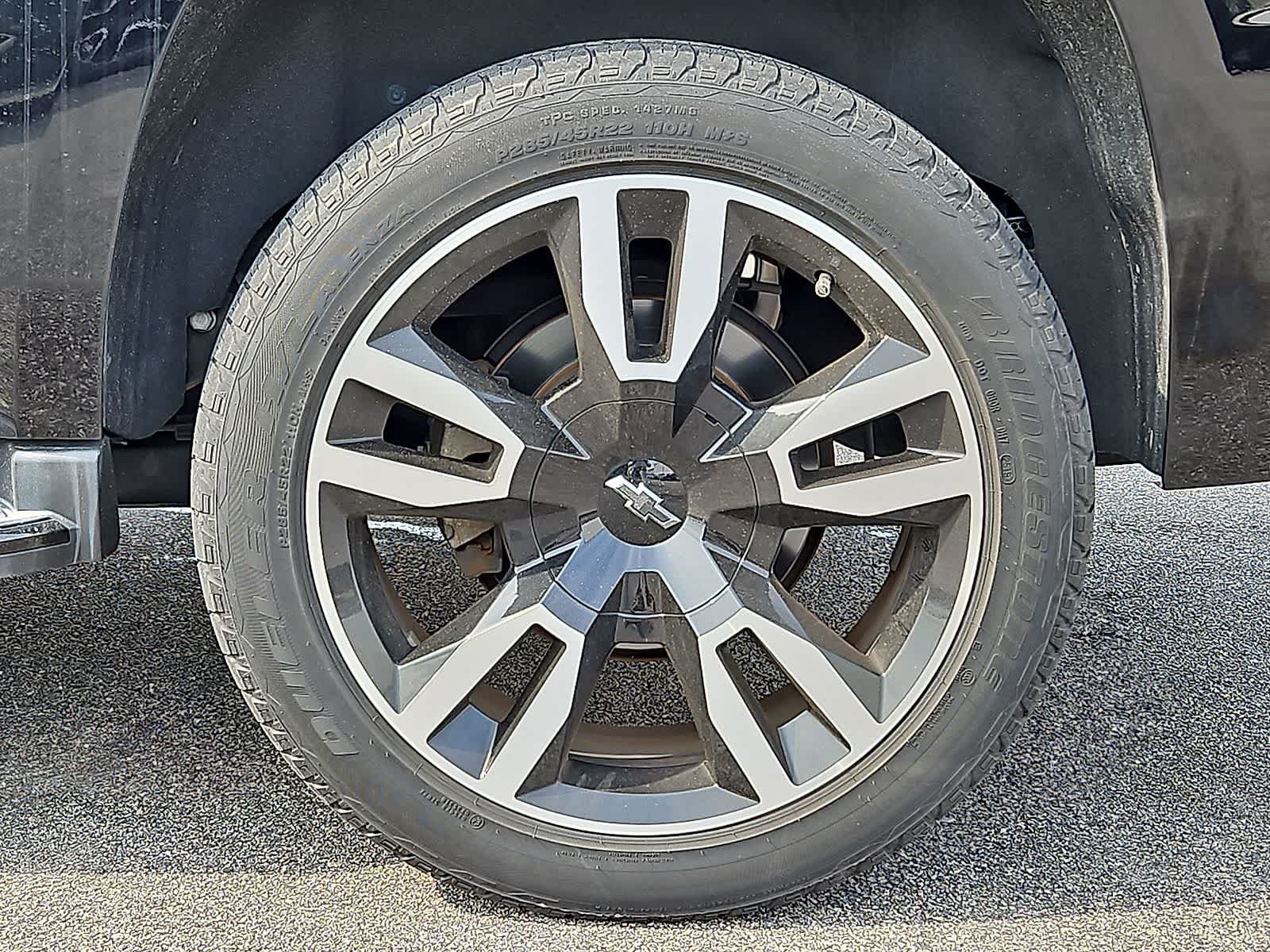 Used 2020 Chevrolet Tahoe LT w/ RST Edition AWD/4WD image 38