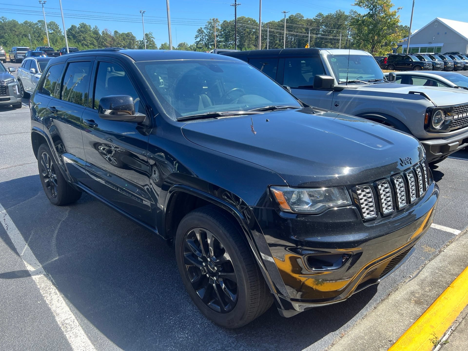 Used 2020 Jeep Grand Cherokee Altitude RWD image 6