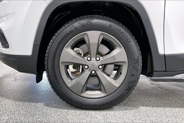 Used 2021 Jeep Cherokee Latitude w/ Comfort Safety Group AWD/4WD image 42