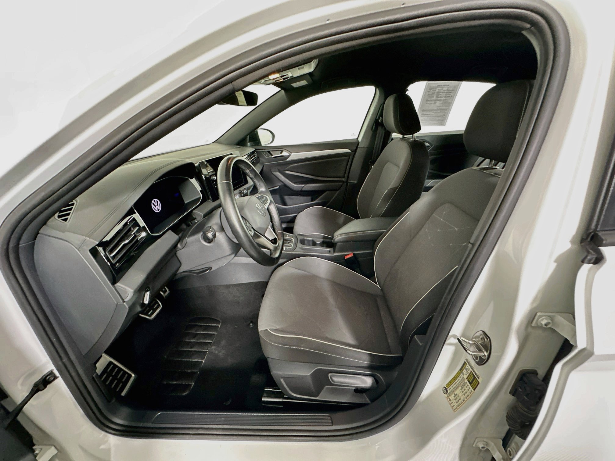 Used 2025 Volkswagen Jetta Sport FWD image 13