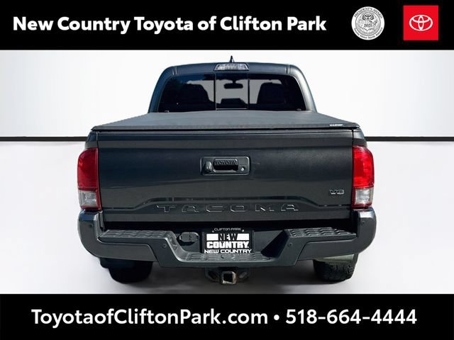 Used 2017 Toyota Tacoma TRD Off-Road w/ Premium & Technology Package AWD/4WD image 6