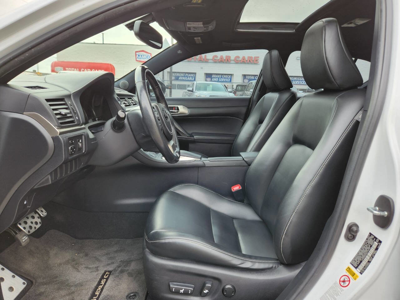 Used 2014 Lexus CT 200h image 11