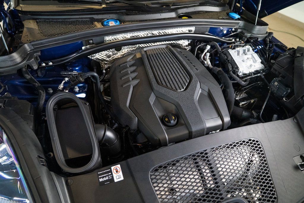 New 2026 Porsche Macan AWD/4WD image 41
