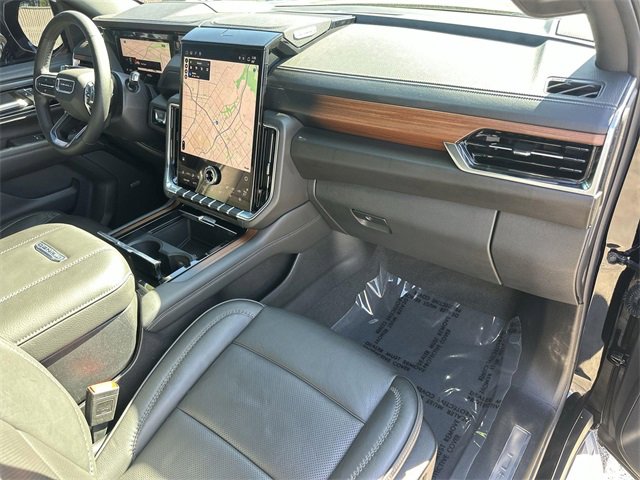 Used 2025 GMC Yukon XL Denali image 28