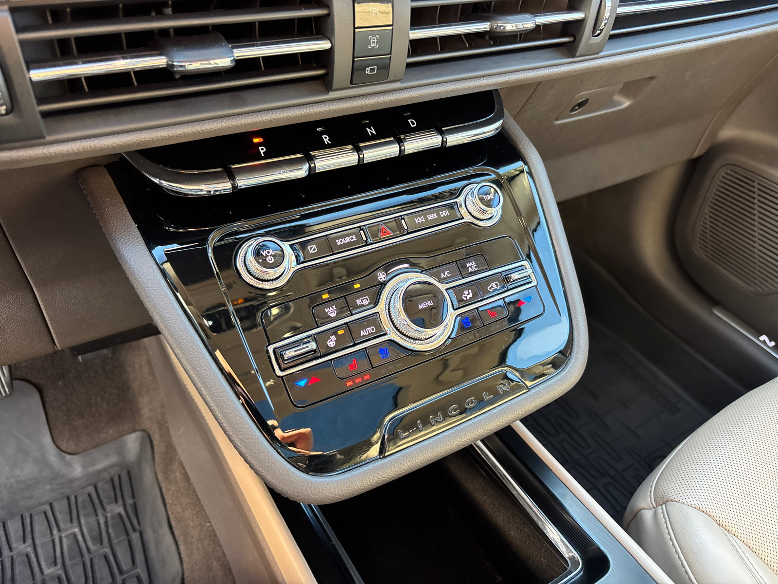 Certified 2022 Lincoln Corsair AWD w/ Premium Package image 22