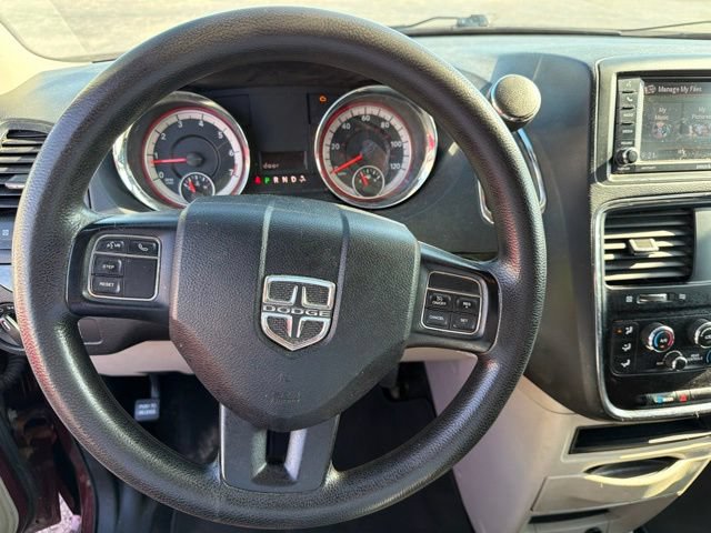 Used 2018 Dodge Grand Caravan SE w/ UConnect Hands-Free Group FWD image 39