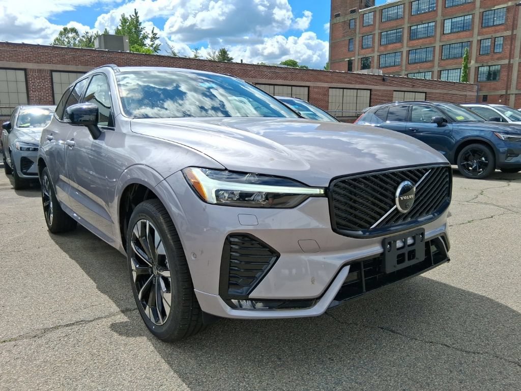 New 2026 Volvo XC60 B5 Plus w/ Climate Package AWD/4WD image 2