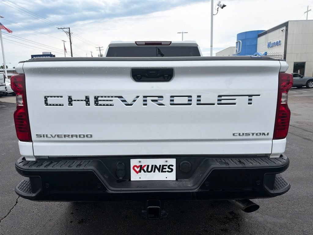 Used 2024 Chevrolet Silverado 2500 Custom w/ Custom Value Package AWD/4WD image 4