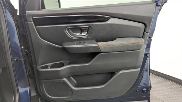 Used 2025 Honda Pilot Sport image 26