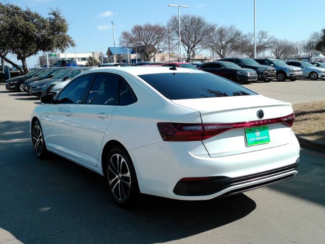 Used 2025 Volkswagen Jetta Sport image 11