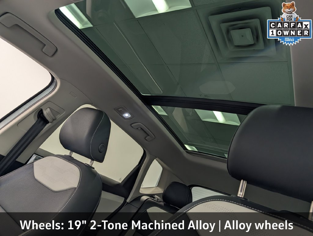 Used 2025 Volkswagen Taos SEL AWD/4WD image 27