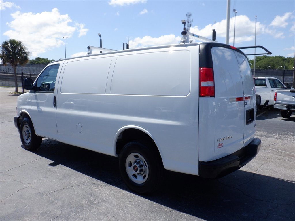 Used 2023 GMC Savana 2500 w/ Driver Convenience Package image 3
