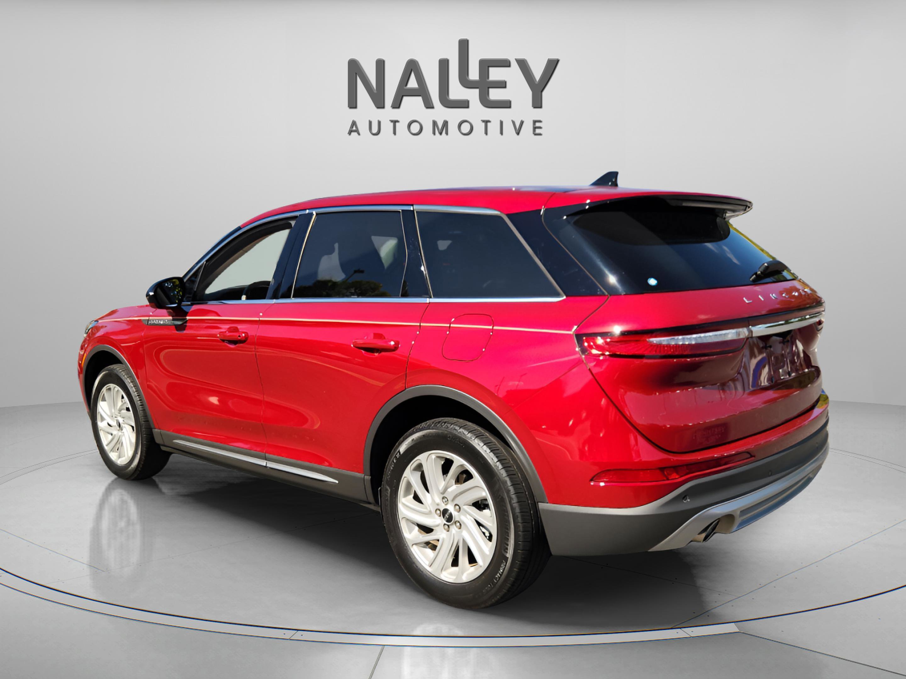 Used 2023 Lincoln Corsair Standard image 3