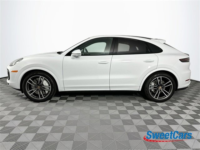 Used 2023 Porsche Cayenne Turbo image 4
