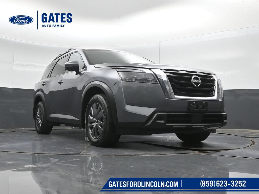 Used 2025 Nissan Pathfinder SV AWD/4WD image 41