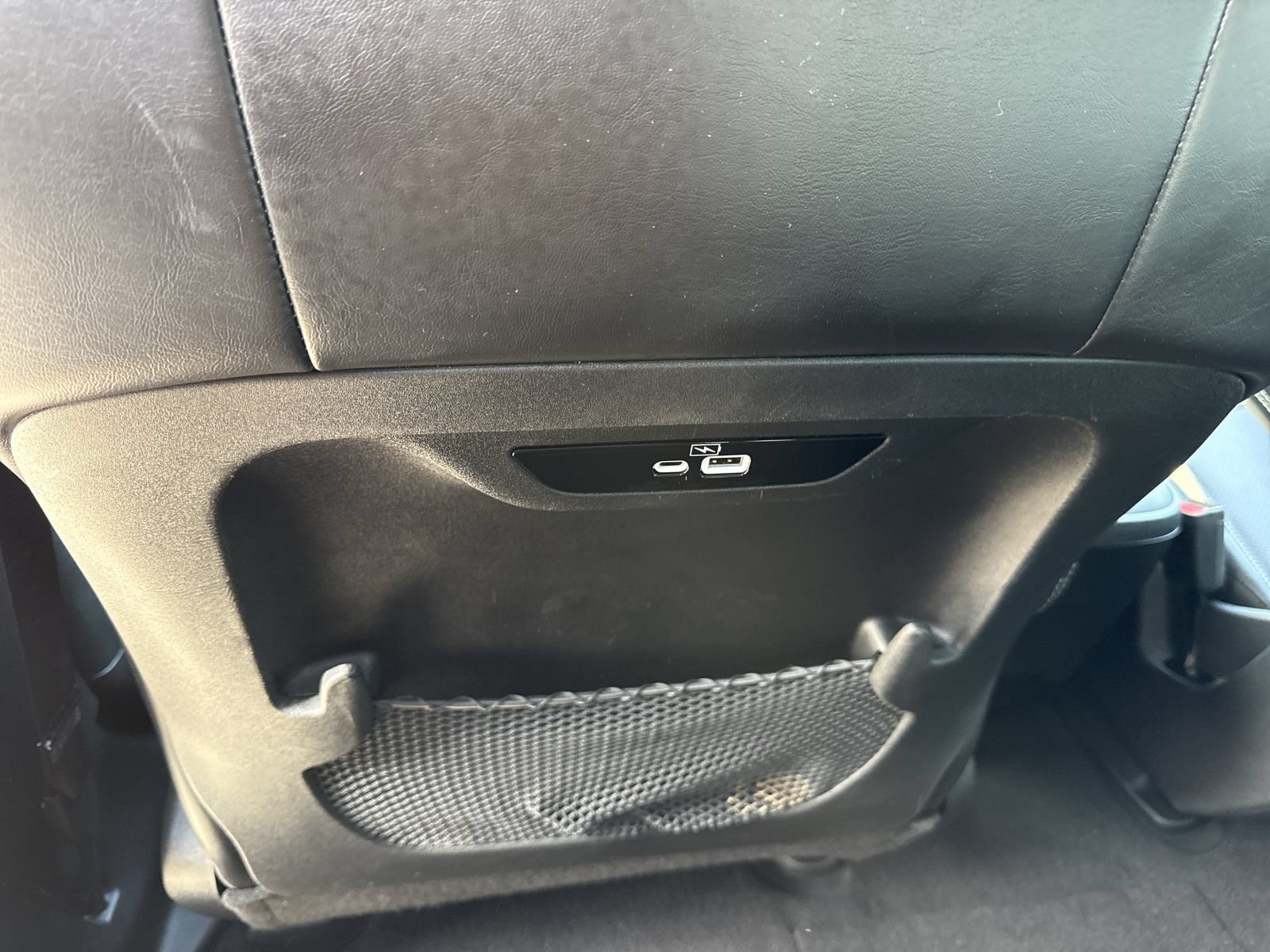 Used 2024 Chrysler Pacifica Limited FWD image 13