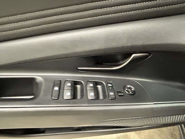 Certified 2025 Hyundai Elantra Sport FWD image 13