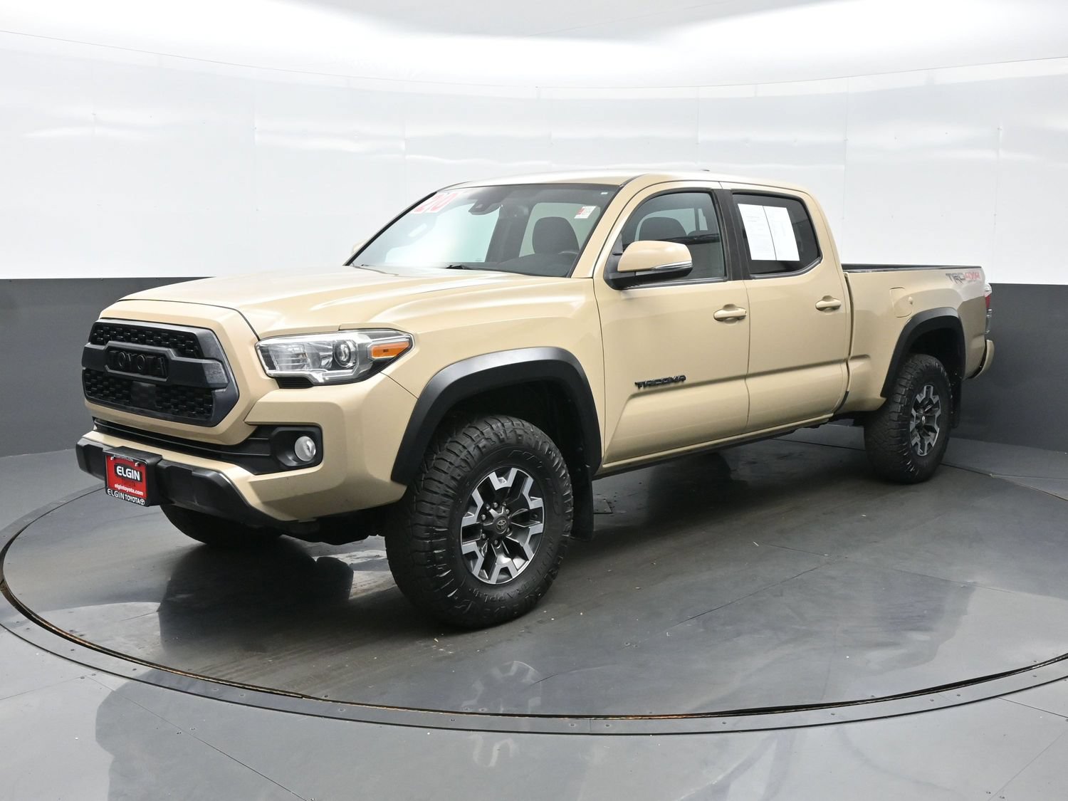 Used 2020 Toyota Tacoma TRD Off-Road w/ Technology Package AWD/4WD image 2