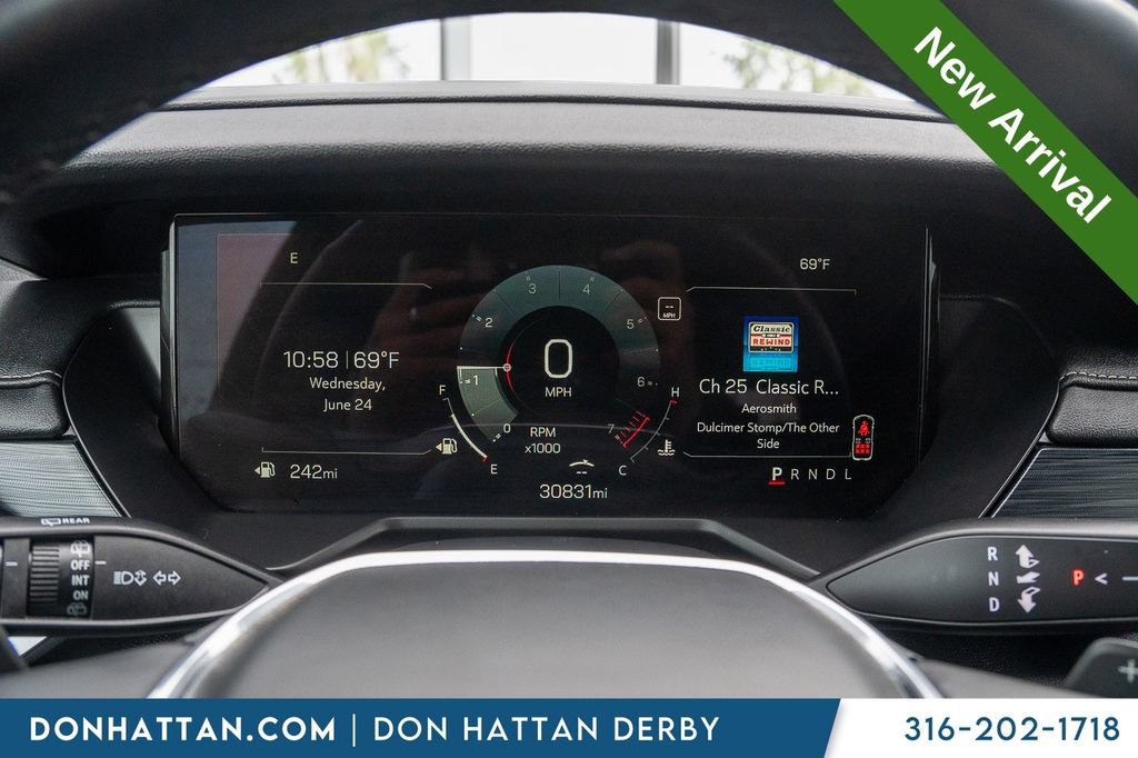 Used 2025 GMC Acadia Elevation FWD image 6